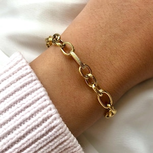 Gold Stainless Steel Link Chain Bracelet - Minimalist Women&#39;s Jewelry, Water Resistant, Handmade, Elegant Gift, Women&#39;s Gift