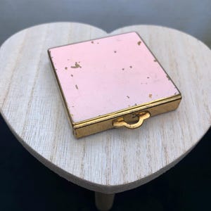 Vintage K&K Kopler and Kopit Pink and Gold Toned Makeup Compact- Vintage Makeup- Vintage Mirror- Vintage Powder Compact