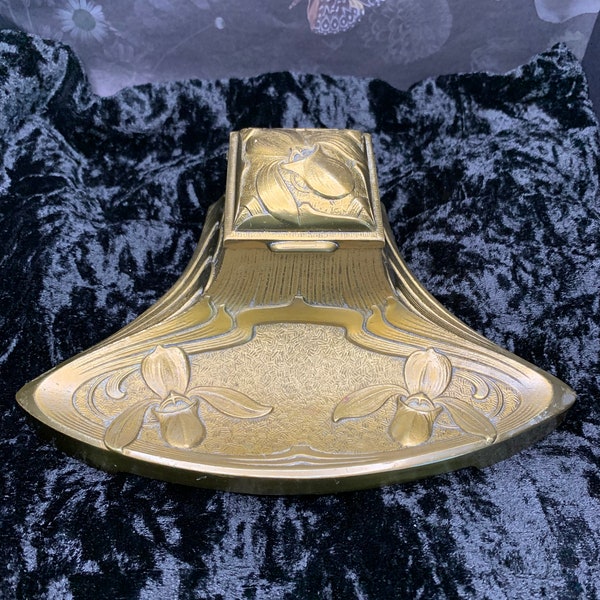 Vintage Art Nouveau Style Inkwell