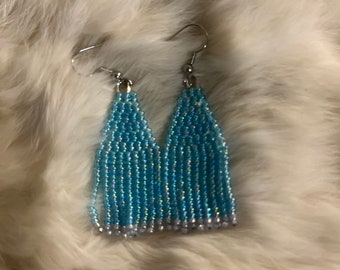 Boucles d’oreilles à franges bleues avec pointes argentées