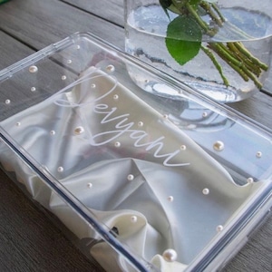 Cajas acrílicas para dama de honor con núcleo de perla