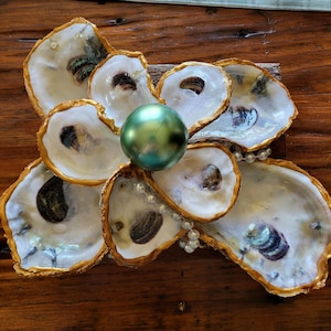 Oyster shell flower