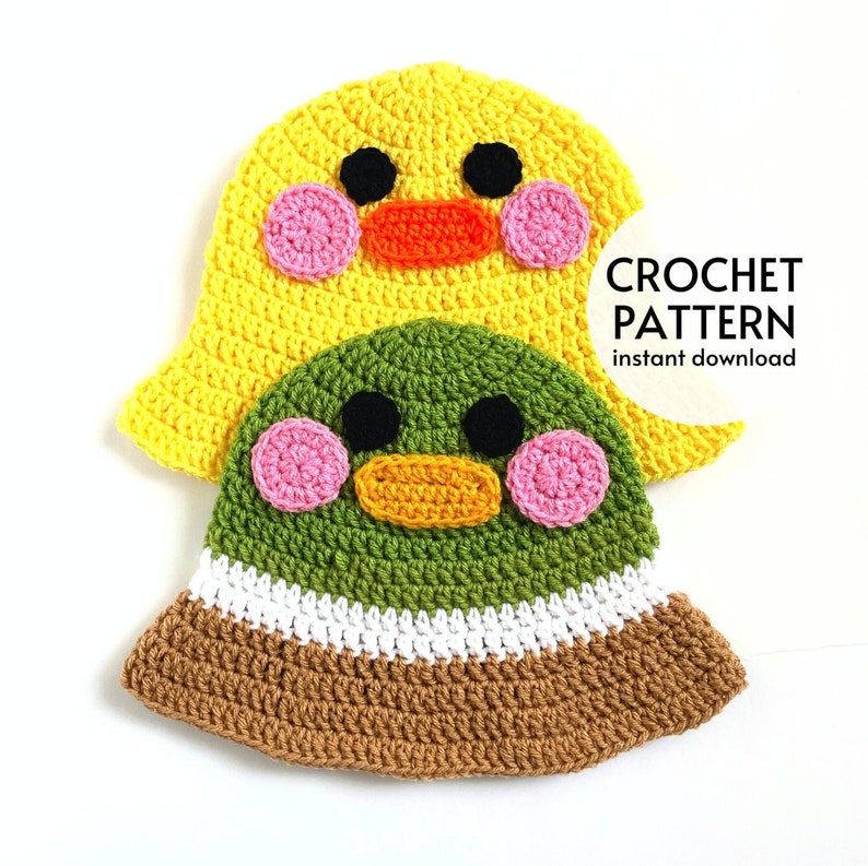 Pu&ograve; includere: Schema all'uncinetto per un cappello da papera giallo e verde. Il cappello ha un bordo marrone e una striscia bianca. Lo schema &egrave; disponibile per il download immediato. CROCHET PATTERN instant download