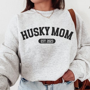 Husky Mom Sweatshirt Custom Husky Mama Shirt Personalized Husky Hoodie Husky Momma Sweater Dog Lover Gift Funny Husky Mom Shirt Husky Owner