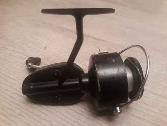 Lot of 2 Vintage Fishing Reels Garcia Mitchell 300 and Heddon 220-R 