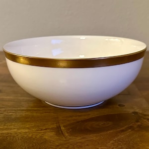 Mikasa “Crown Jewel” Round 8” Vegetable Bowl