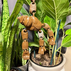 3D printed flexible/articulating Gorilla reminiscent of vintage video Games