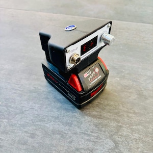 Estación de soldadura a batería Milwaukee M18: portátil y potente, herramienta de soldadura para bricolaje, estación de trabajo compacta para moldeo por inyección 3D