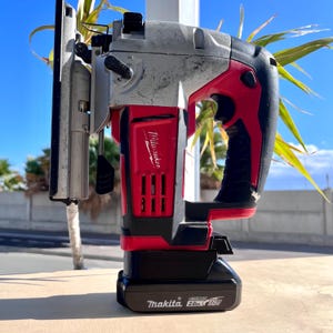 Milwaukee M18 Adapter to Makita LXT 18v Battery Converter – 3D Printed, Power Tool Battery DIY Tool Accessory, Milwaukee to Makita Adapter