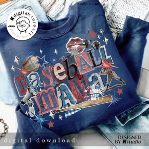 K&ouml;nnte beinhalten: Ein marineblaues Sweatshirt mit einem Baseball-Motiv. Das Design umfasst die Worte "Baseball Mania" in einer Used-Schrift, zusammen mit Baseball-Bildern, Sternen und einem Schl&auml;ger. Die Worte "digitaler Download" stehen unten.