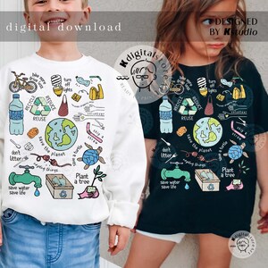 Puede incluir: Dos camisetas blancas y negras con un dise&ntilde;o gr&aacute;fico colorido que presenta una variedad de acciones ecol&oacute;gicas, como el reciclaje, la reutilizaci&oacute;n y la plantaci&oacute;n de &aacute;rboles. El texto en las camisetas dice "Reciclar, Reducir, Reutilizar", "Salvar el planeta", "Plantar un &aacute;rbol", "No tirar basura", "Salvar el agua, salvar la vida", y "Saltarse una pajita".