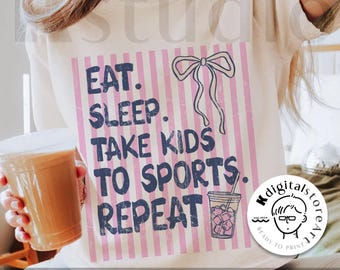 Comer, dormir, llevar a los niños a deportes a rayas, repetir PNG, día de juego PNG, diseño de camiseta de mamá deportiva, béisbol PNG, mamá de béisbol PNG, temporada de béisbol PNG