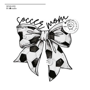 Peut inclure: Illustration en noir et blanc d'un n&oelig;ud de ballon de football avec le texte "soccer mom" au-dessus. L'image comprend un petit logo avec le texte "digitalstoreart" et "ready to print".