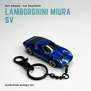 Lamborghini Miura SV - car keychain