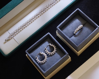 Conjunto de joyas de perlas de plata de ley 925, pendientes de aro de perlas, anillo y pulsera, delicado conjunto nupcial a juego, elegante regalo para ella.