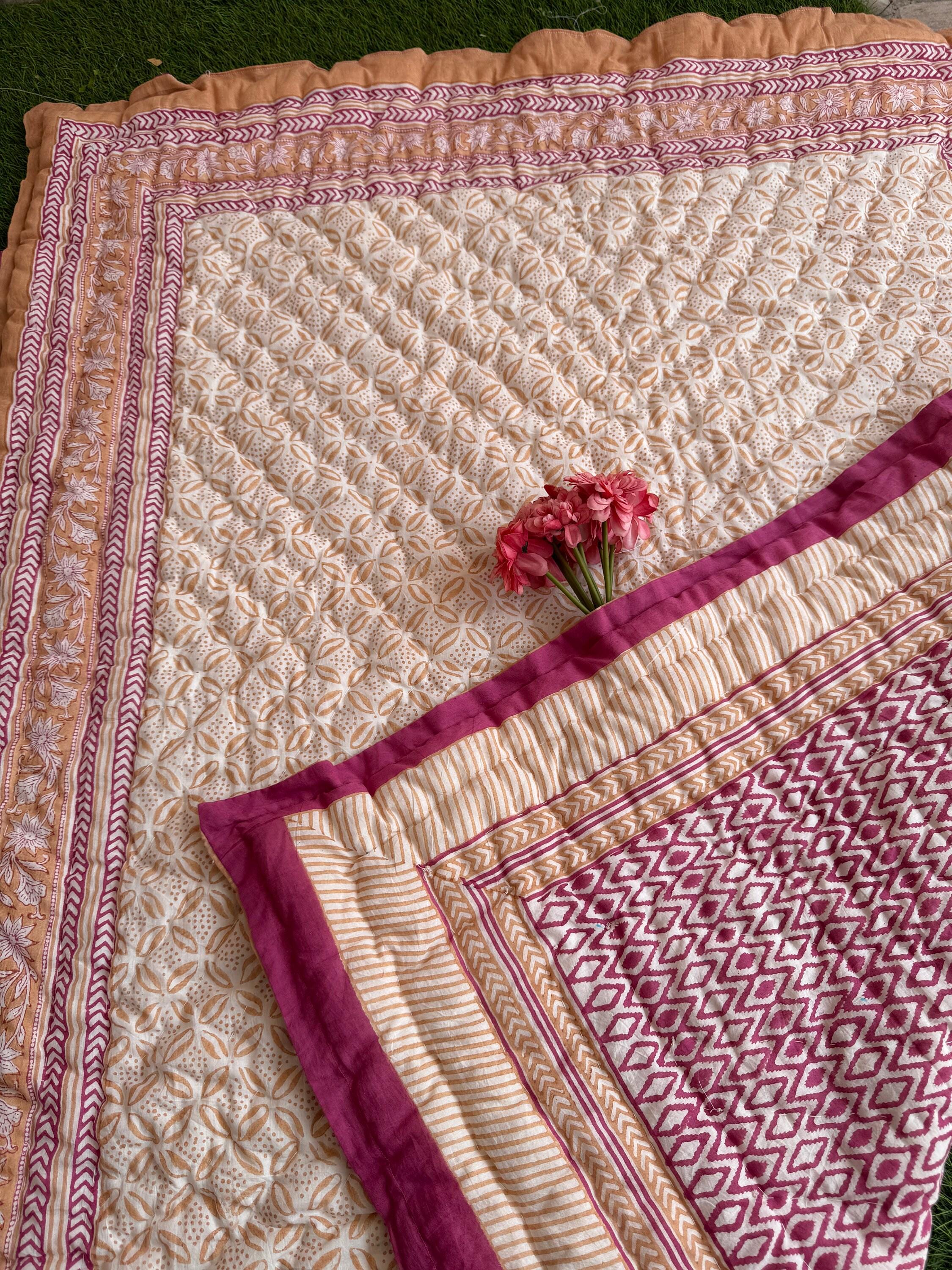 ハンドブロックプリントベビーキルト：リバーシブルコットン掛け布団