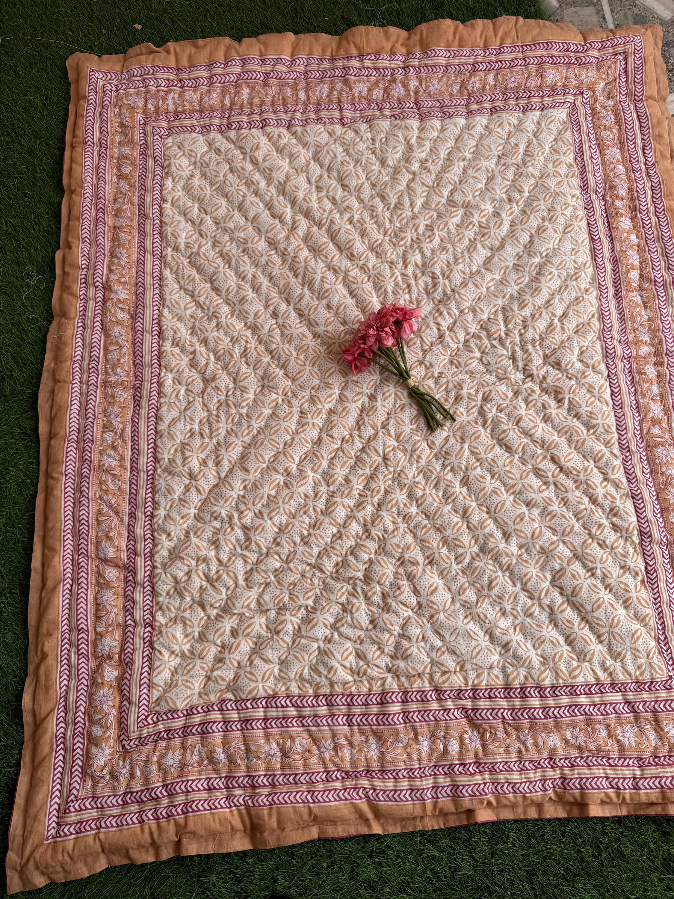 ハンドブロックプリントベビーキルト：リバーシブルコットン掛け布団