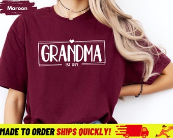 Grandma Est 2024 Softstyle T-Shirt For Grandmother Grammy To Be, Gifts For Grandmom Gigi Tee-shirts