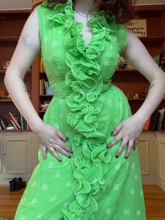 Marvelous 1960s bright kelly green floral ruffled… - image 1