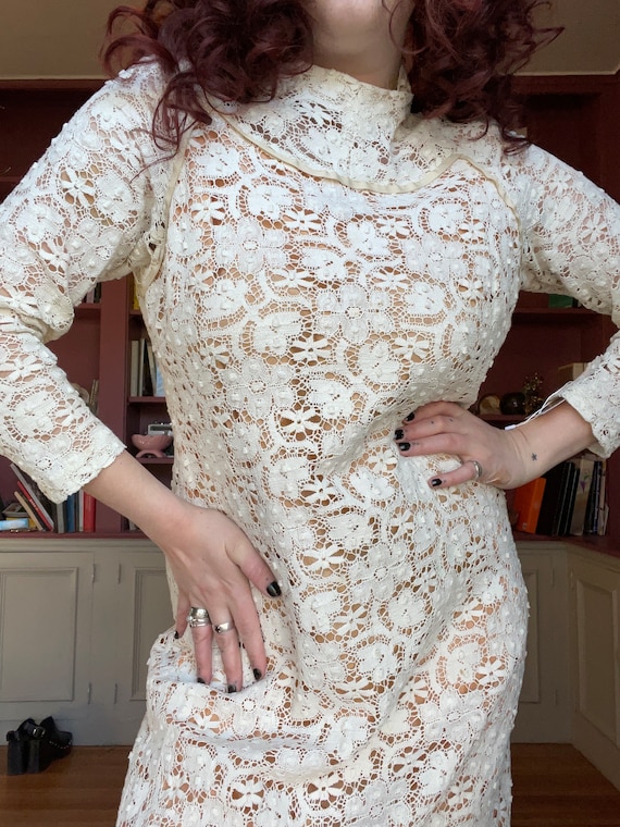 outstanding vintage 1960s-70s tatted lace overlay 