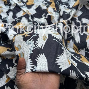 Bellissimo tessuto con stampa di uccelli, tessuto di cotone indiano, tessuto tagliato su misura, tessuto all'ingrosso, camicia top