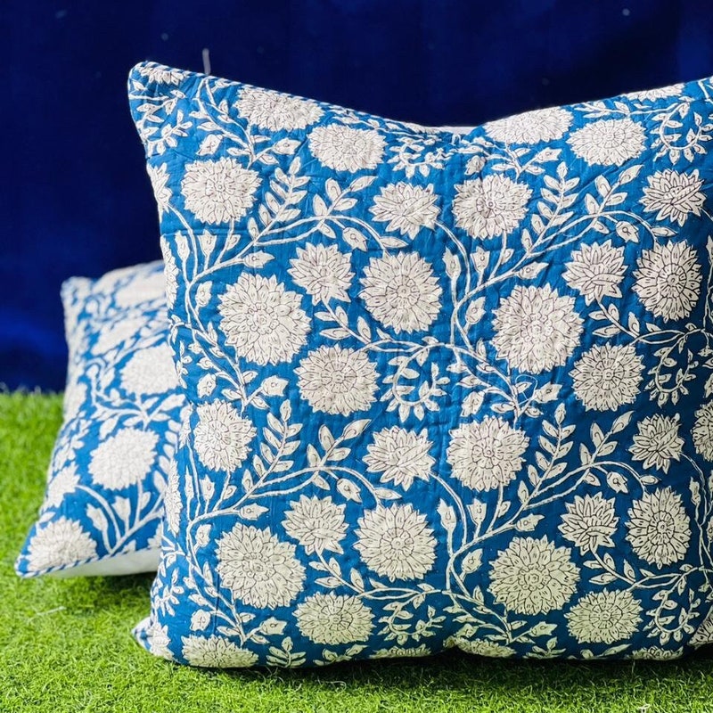 Flora Round Cushion Cover