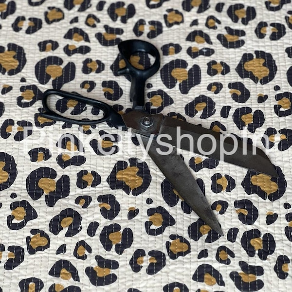 Tissu matelassé imprimé peau de tigre unique et magnifique, tissu imprimé en bloc par cour, pour la couverture de table Tee Matt Jacket