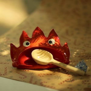 Pre-order schattige vuurdemon geest lepelsteun handgemaakt keramiek, verjaardagscadeau, valentijnscadeau voor haar, hoogte: 2,5 x 4,5 inch