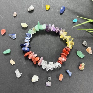 Pulseira de chip de cristal de 7 chakras, pulseira elástica com contas de pedras preciosas, presente de cristal de cura, joias de cristal feitas à mão