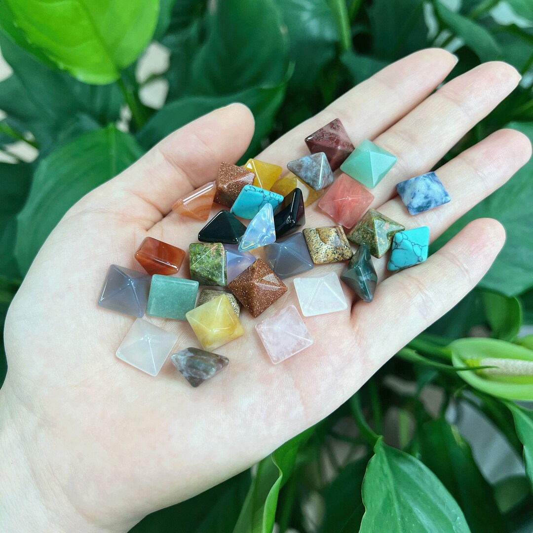 12mm Mini Crystal Pyramid, Small Healing Crystal Decoration, Mystery ...
