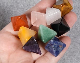 3 pyramides de cristal, petites décorations curatives (20 mm)