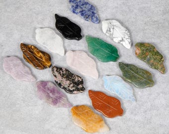 Feuille de cristal sculptée à la main, plume de cristal, spécimen minéral de quartz, soin Reiki, 24*47 mm