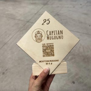portatovaglioli qr code Portamenu 10-50-100 pz in legno naturale, mogano, ebano personalizzati con incisione laser logo ristorante economico