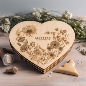 heart-shaped poplar wood chopping board for wedding or party favor with your laser engraved graphics