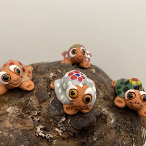 Set of 4 pieces of handmade ceramic figurines tiny turtles | Cute collectible miniature turtles or nice gift Glazed ceramic Turtles
