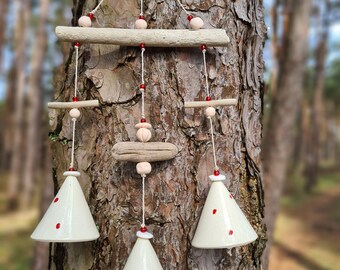 Handmade ceramic composition 3 white bells with red dots + drift wood, spring/summer decoration for the home/garden, gift idea, wind chimes