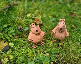 Lustige handgemachte Keramik Figur/Glocke, niedliches Nashorn, Haus/Garten/Bürodekoration, kleines Geschenk Nashorn Ornament, Sammlerstück Nashorn Glocke