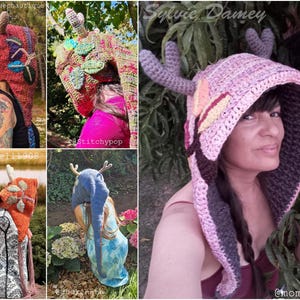 Puede incluir: Cuatro gorros con capucha de ganchillo diferentes con cuernos. Los gorros son de varios colores, incluyendo rosa, azul, naranja y marr&oacute;n. Los gorros est&aacute;n hechos a mano y tienen detalles intrincados.