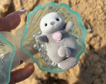 otter figurine