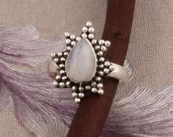 Beautiful Moonstone Ring, 925 Silver Ring, Boho Ring, Star Design Ring, Natural Moonstone, Gemstone Ring, Statement Ring, Moonstone Jewelry