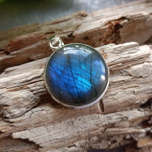 Labradorite Pendant, Gemstone Pendant, 925 Silver Pendant, Dainty Pendant, Women Pendant, Natural Labradorite, Boho Pendant Handmade Pendant