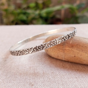 Blumen-Entwurfs-Sterlingsilber-Armreif, Armband für Männer und Frauen, dicker Armreif, Armreif-Schmuck, einzigartiger Geschenk-Armreif, Blumenarmband handgemacht