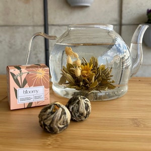 Blooming Tea Geschenkset: Handgemachte Blütenteekugeln Einzigartige Geschenkidee für Self Care Paket, Achtsamkeitspraxis und Gesunde Gewohnheiten Bild 10