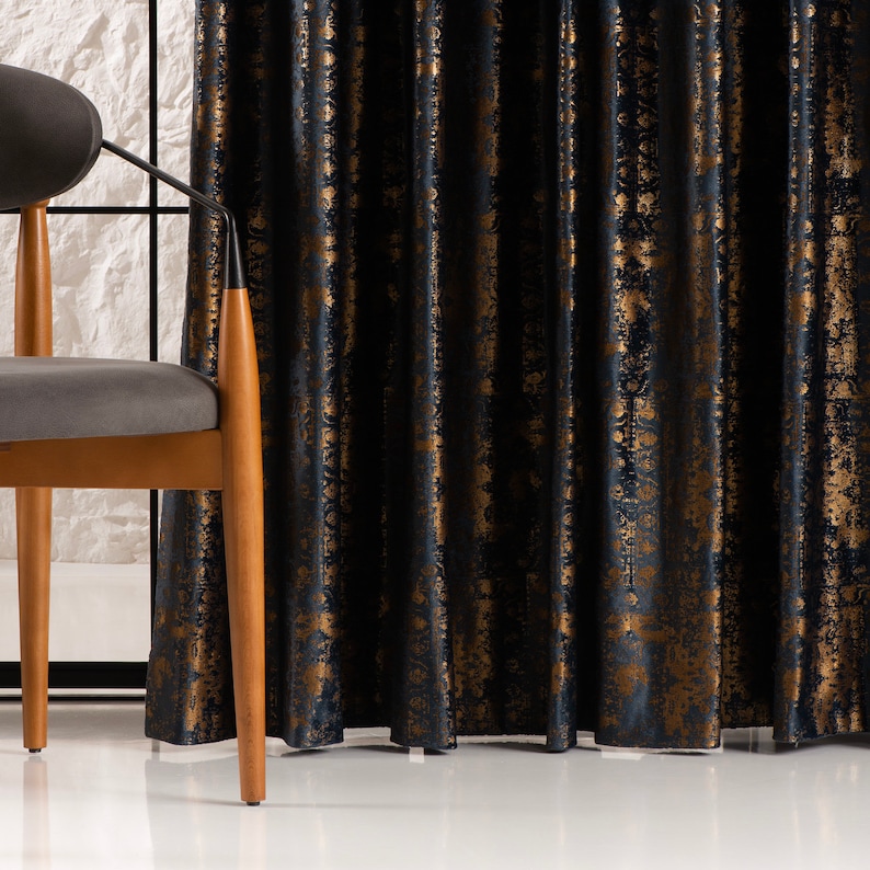 Cortinas de salón plisadas francesas de terciopelo oscuro y dorado 100% opacas