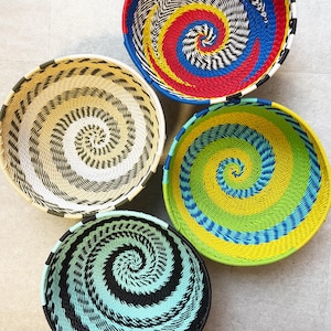 Colored baskets in telephone wire (multiple options). Free international shipping!