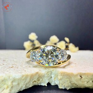 Three Stone Round Diamond Engagement Ring, 18K Yellow Gold Band, Classic Engagement Ring, Timeless Trilogy Ring, Fine Jewelry Gift