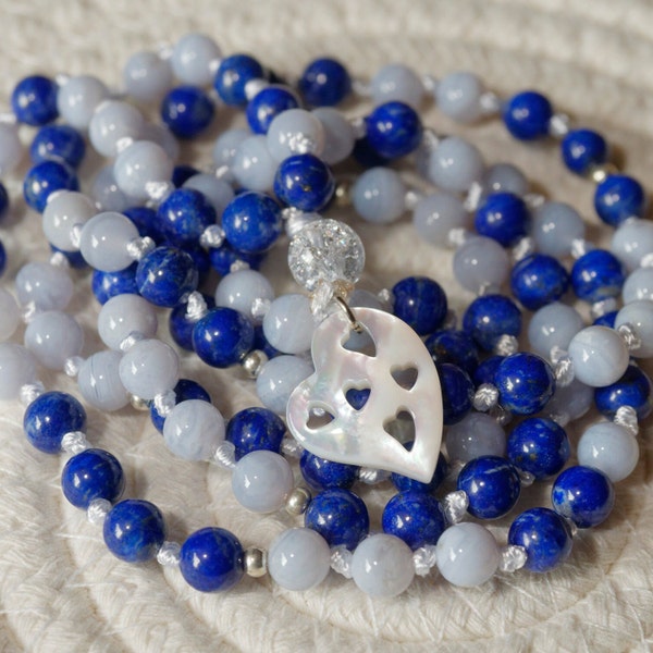 Mala de méditation 108 perles en pierres semi-précieuses de 6mm, Lapiz lazuli et Calcédoine, Cristal de roche et nacre