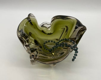 Vintage Aschenbecher/Schale aus olivgrünem Chalet-Glas – 1970er Jahre