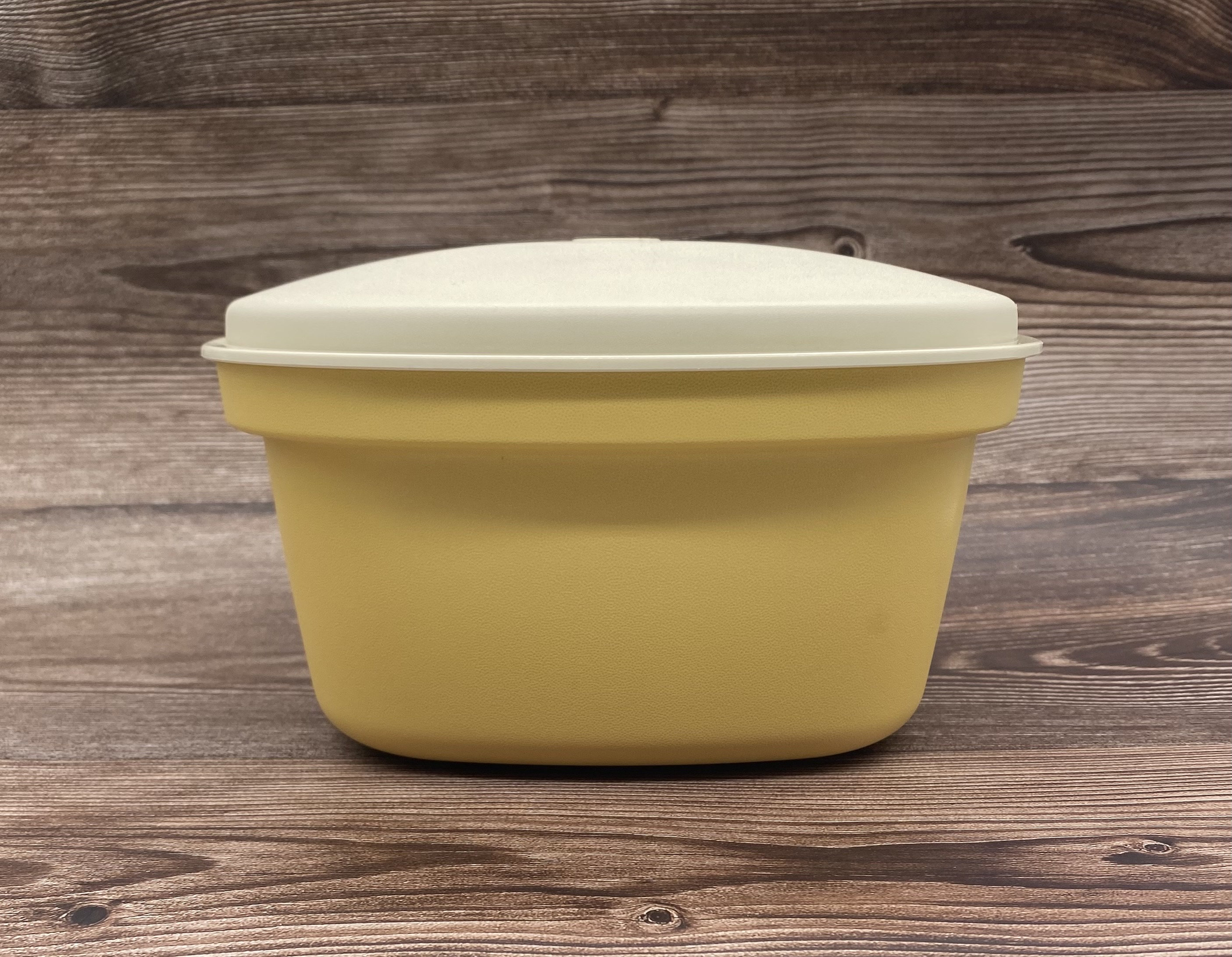Vintage Multi-server Tupperware Container 887-14 - Harvest Gold