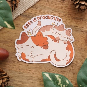 Rest is Produktive Katze Aufkleber - Gemütliche Aufkleber für Journaling Niedliche Kawaii Vinyl Aufkleber Katzen Zitat